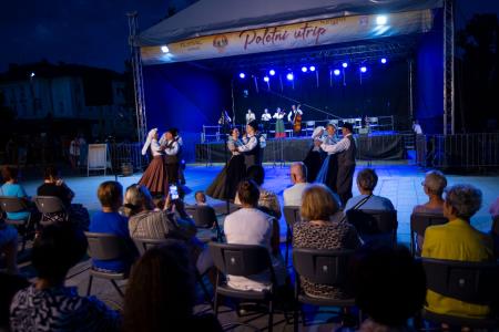 Folklorni večer_Rakek in Burja (24)